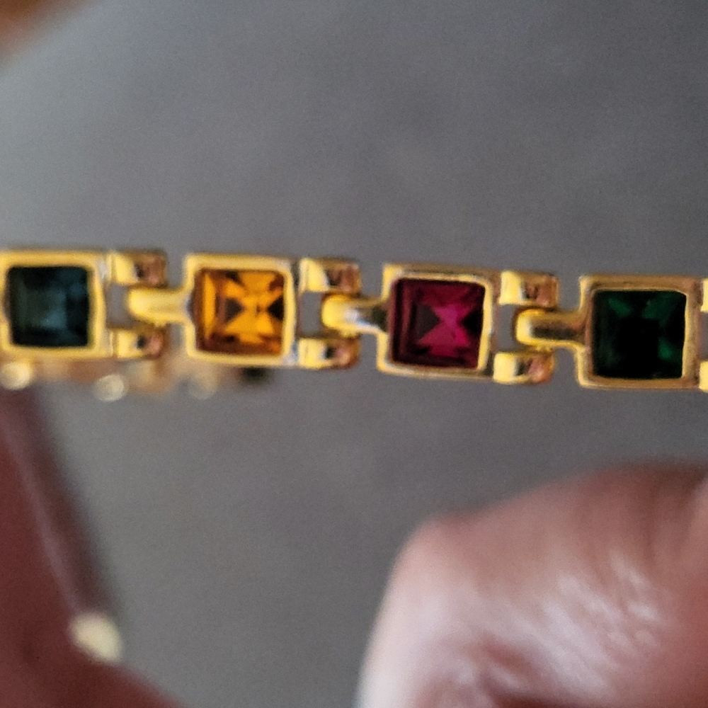 Gold bracelet